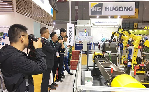 第二届进博会浙江日报拍摄威客电竞VKGAME意大利CEA展位